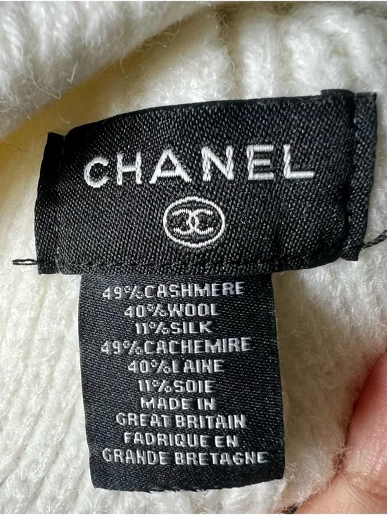 CHANEL Fashion Cream & Black Knit Embroidered CC’s Thick CASHMERE/Wool Beanie - Picture 3 of 6